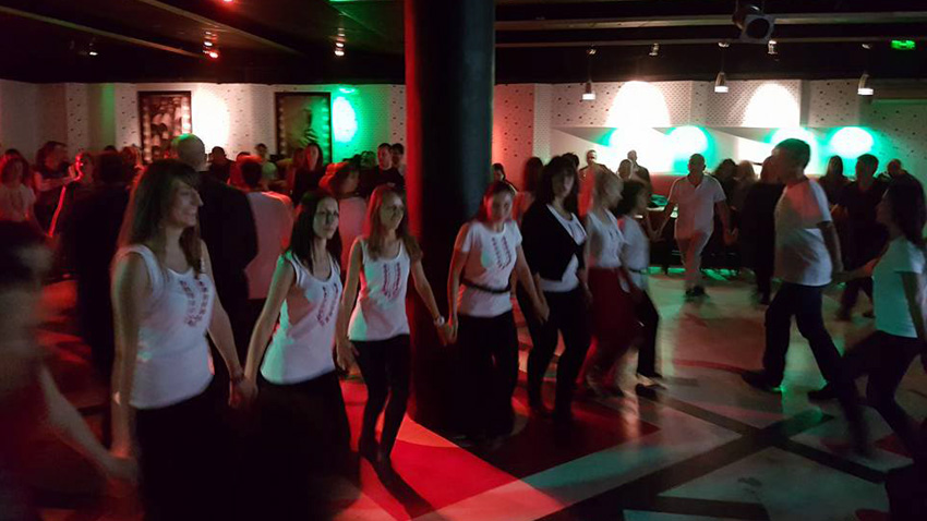 e2ba05e54ef1b7d33fa33f8aed2c5195